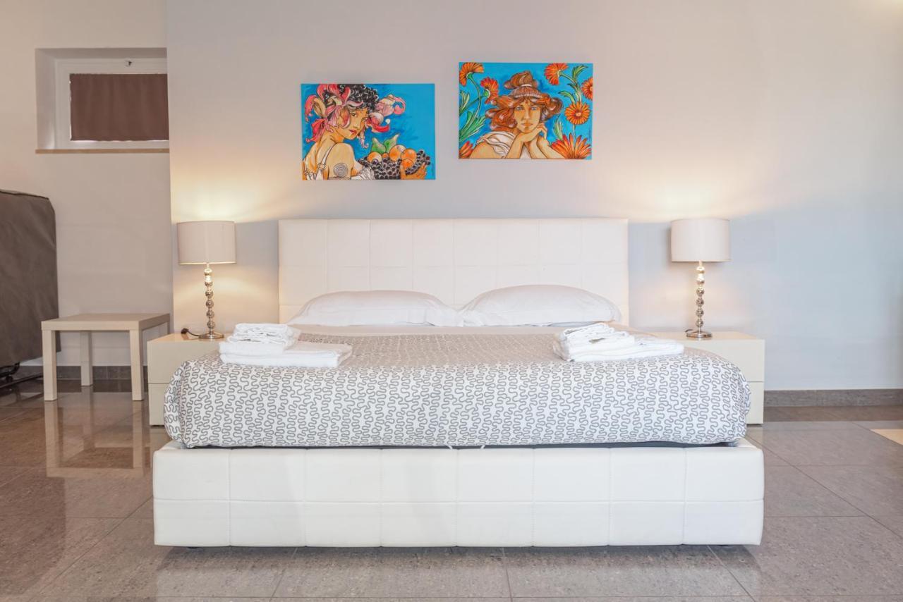 Palazzo Leo Suite And Apartment Lecce Exterior photo